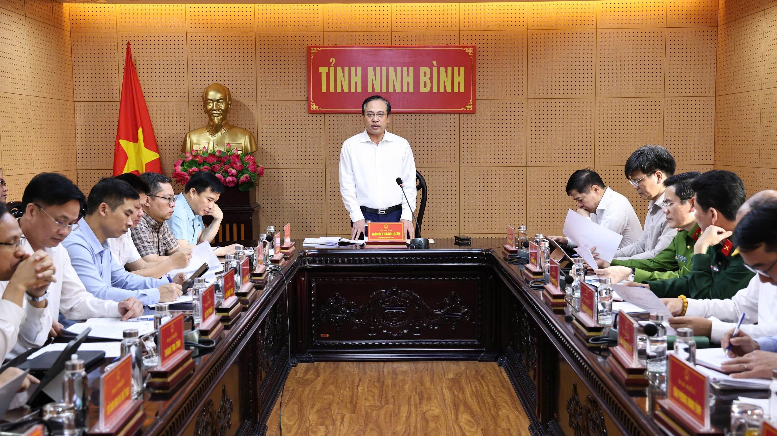 Lãnh đạo UBND tỉnh làm việc với các sở, ban, ngành về một số nhiệm vụ Chuyển đổi số tỉnh Ninh Bình năm 2026