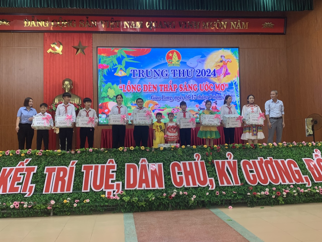 anh tin bai