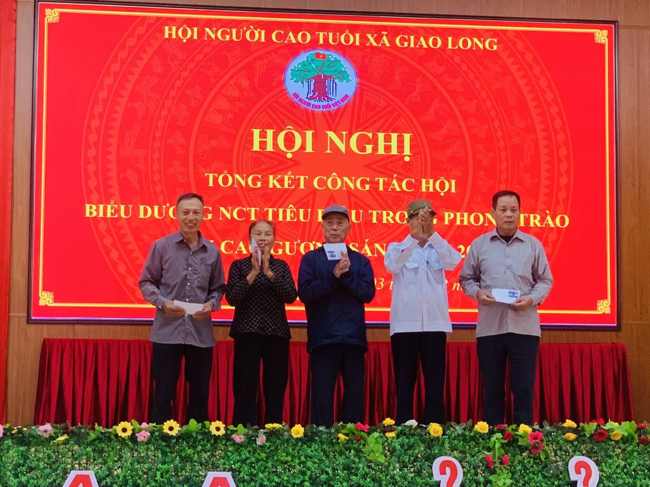 anh tin bai