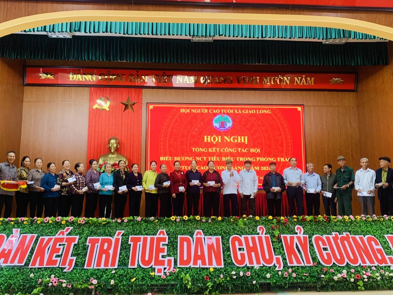 anh tin bai