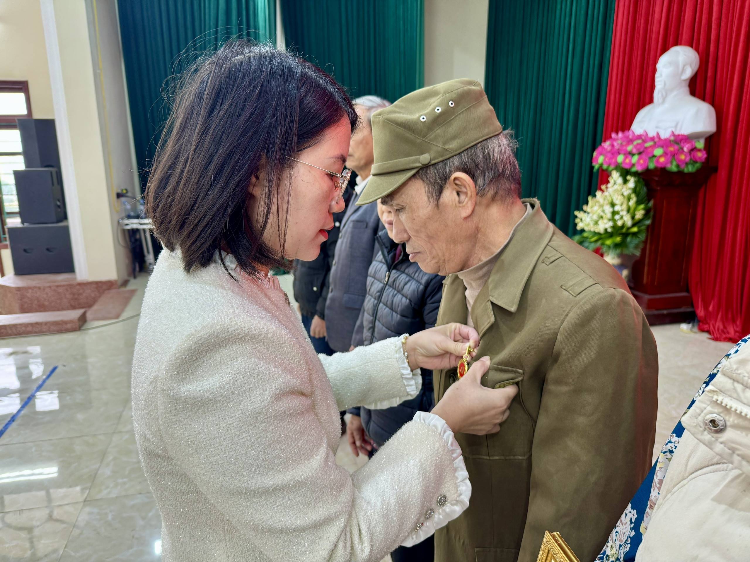 anh tin bai