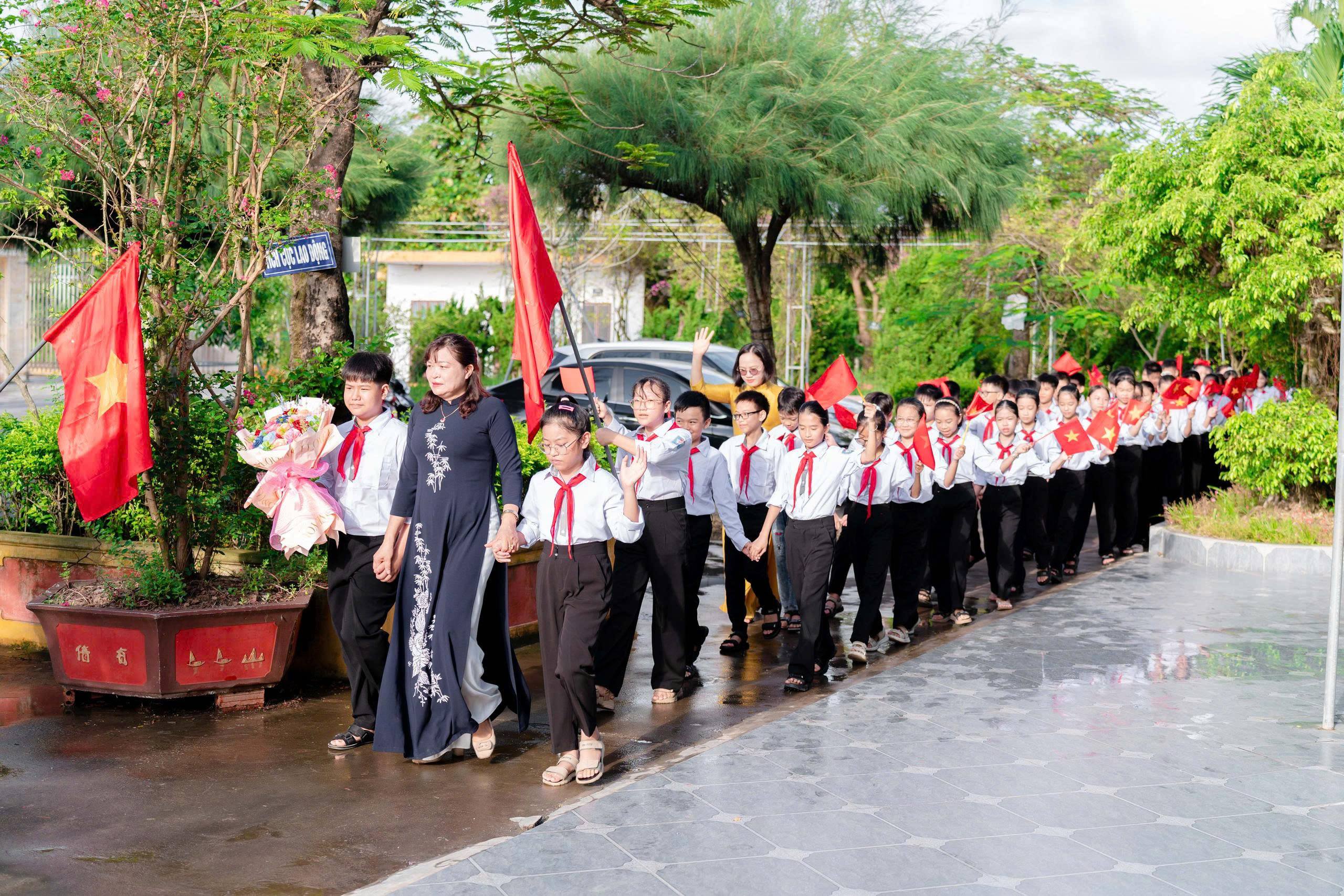 TRƯỜNG THCS HẢI LÝ TỔ CHỨC LỄ KHAI GIẢNG NĂM HỌC 2025 – 2026 TRƯỜNG THCS HẢI LÝ TỔ CHỨC LỄ KHAI GIẢNG NĂM HỌC 2025 – 2026