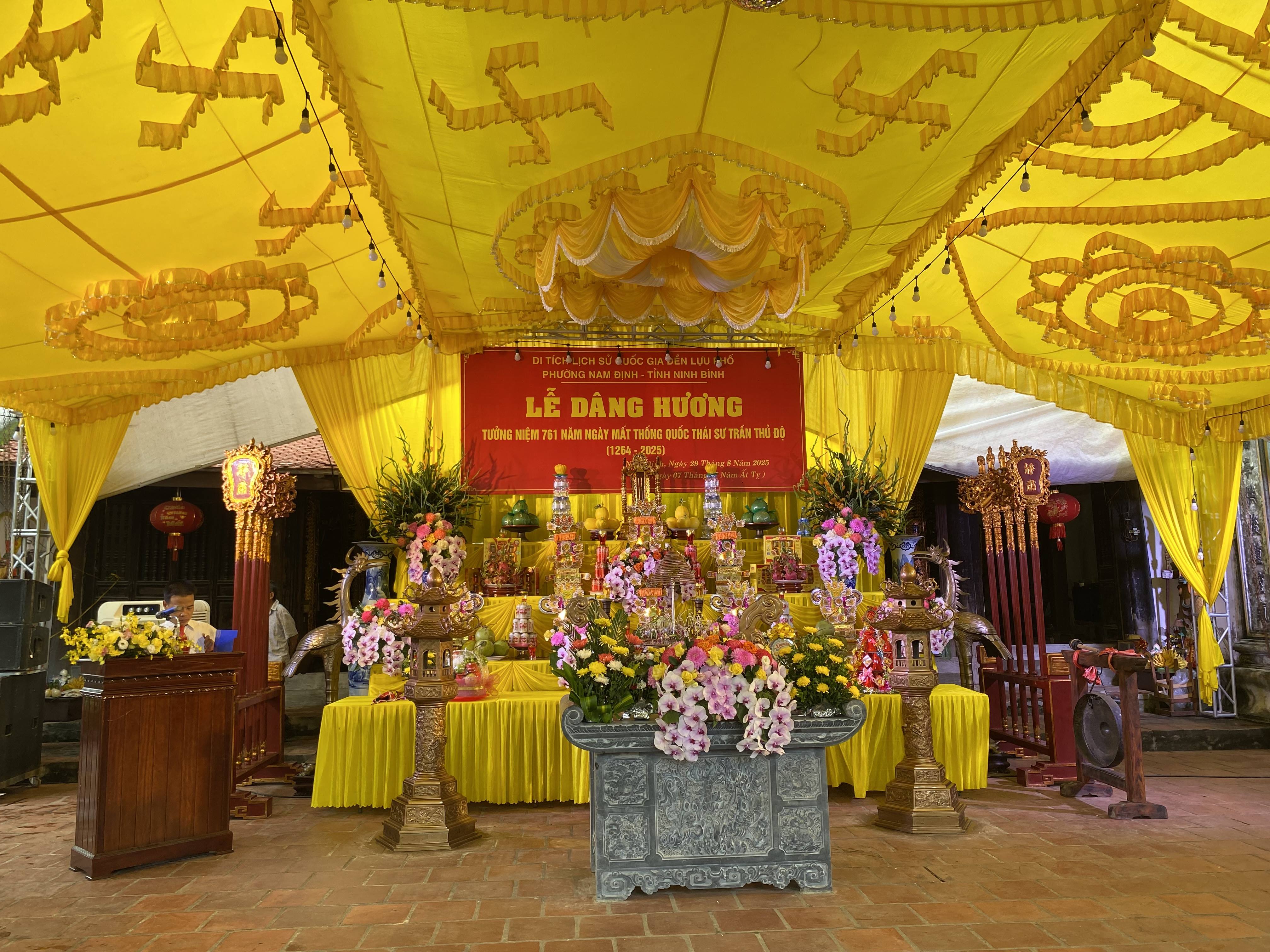 LỄ HỘI TRUYỀN THỐNG DI TÍCH QUỐC GIA ĐỀN LỰU PHỐ TƯỞNG NIỆM 761 NĂM NGÀY MẤT THỐNG QUỐC THÁI SƯ TRẦN THỦ ĐỘ