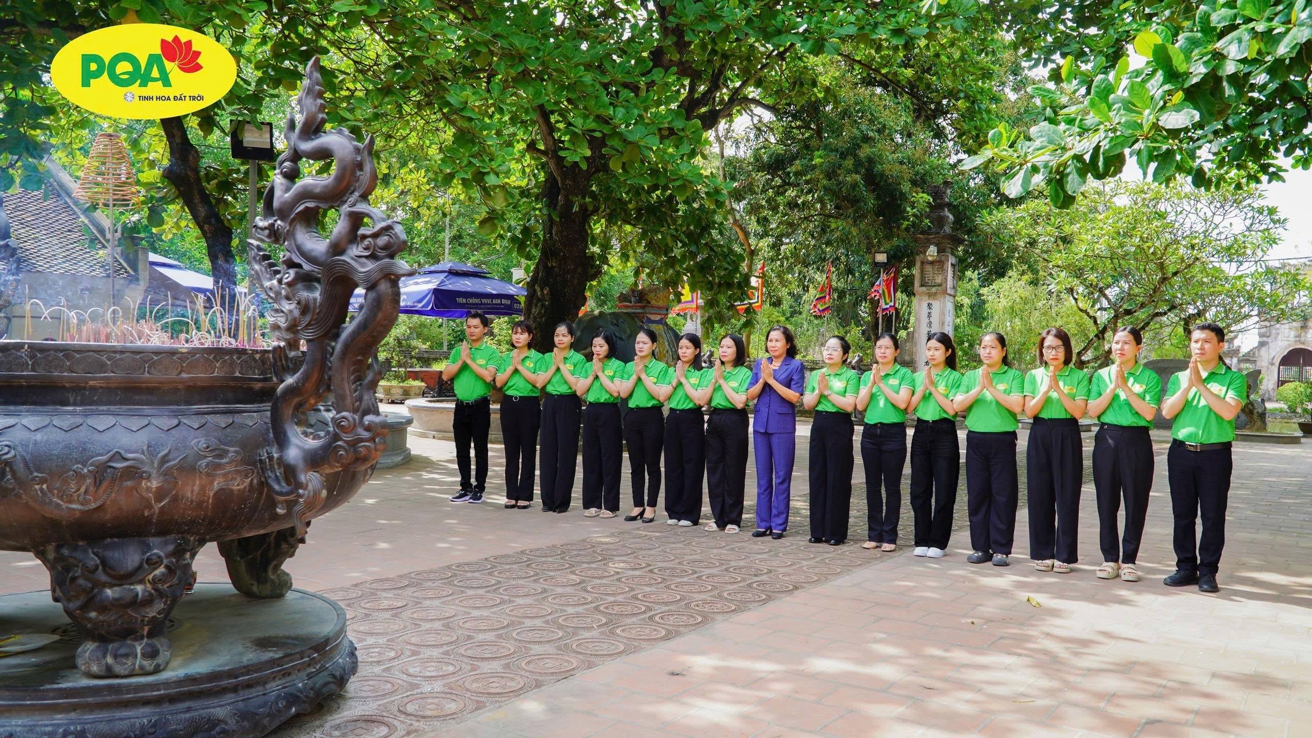 CÔNG TY PQA DÂNG HƯƠNG TẠI ĐỀN TRẦN - NAM ĐỊNH