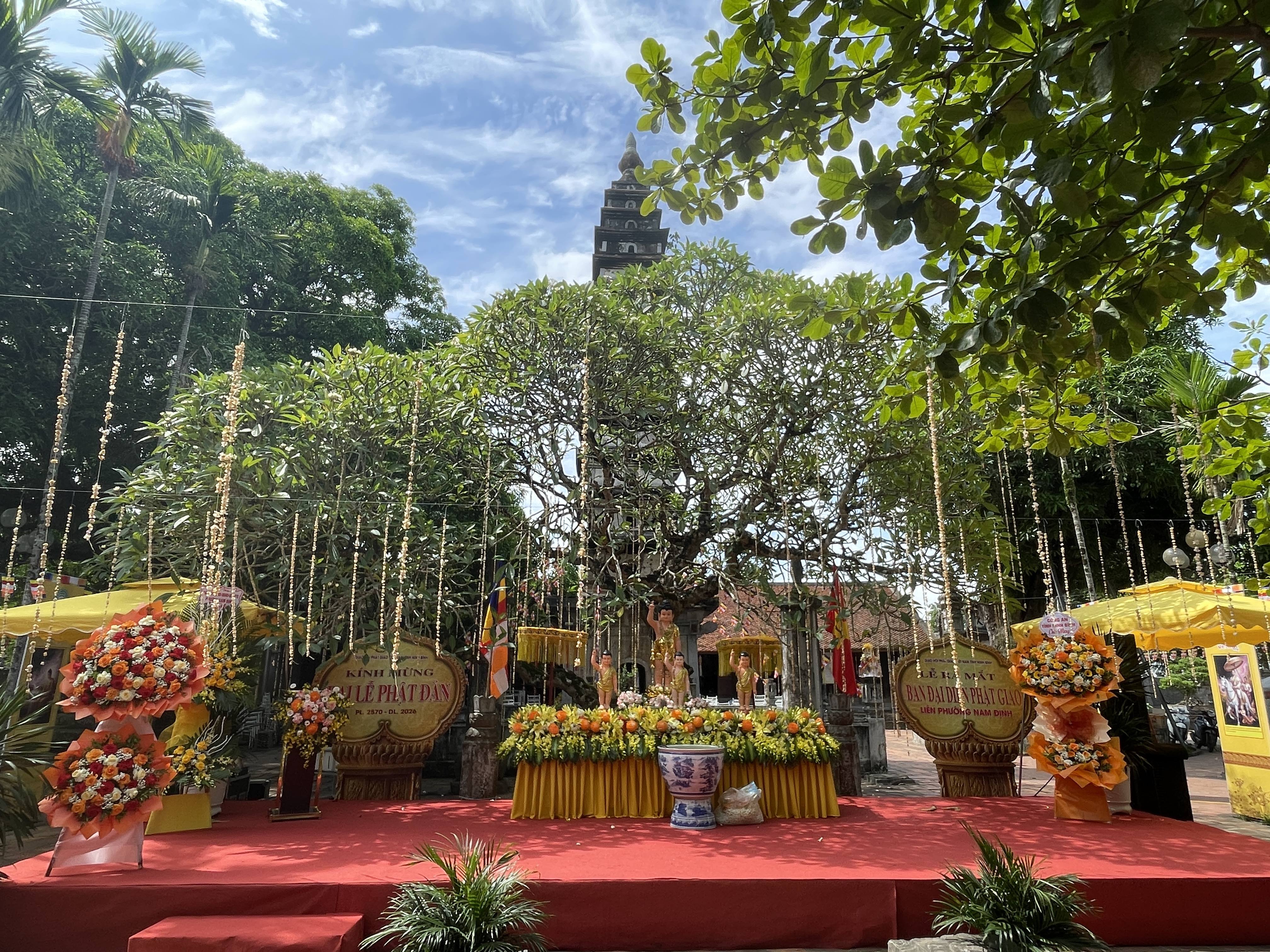Đại lễ Phật đản và ra mắt Ban đại diện Phật giáo liên phường tại chùa Phổ Minh phường Nam Định