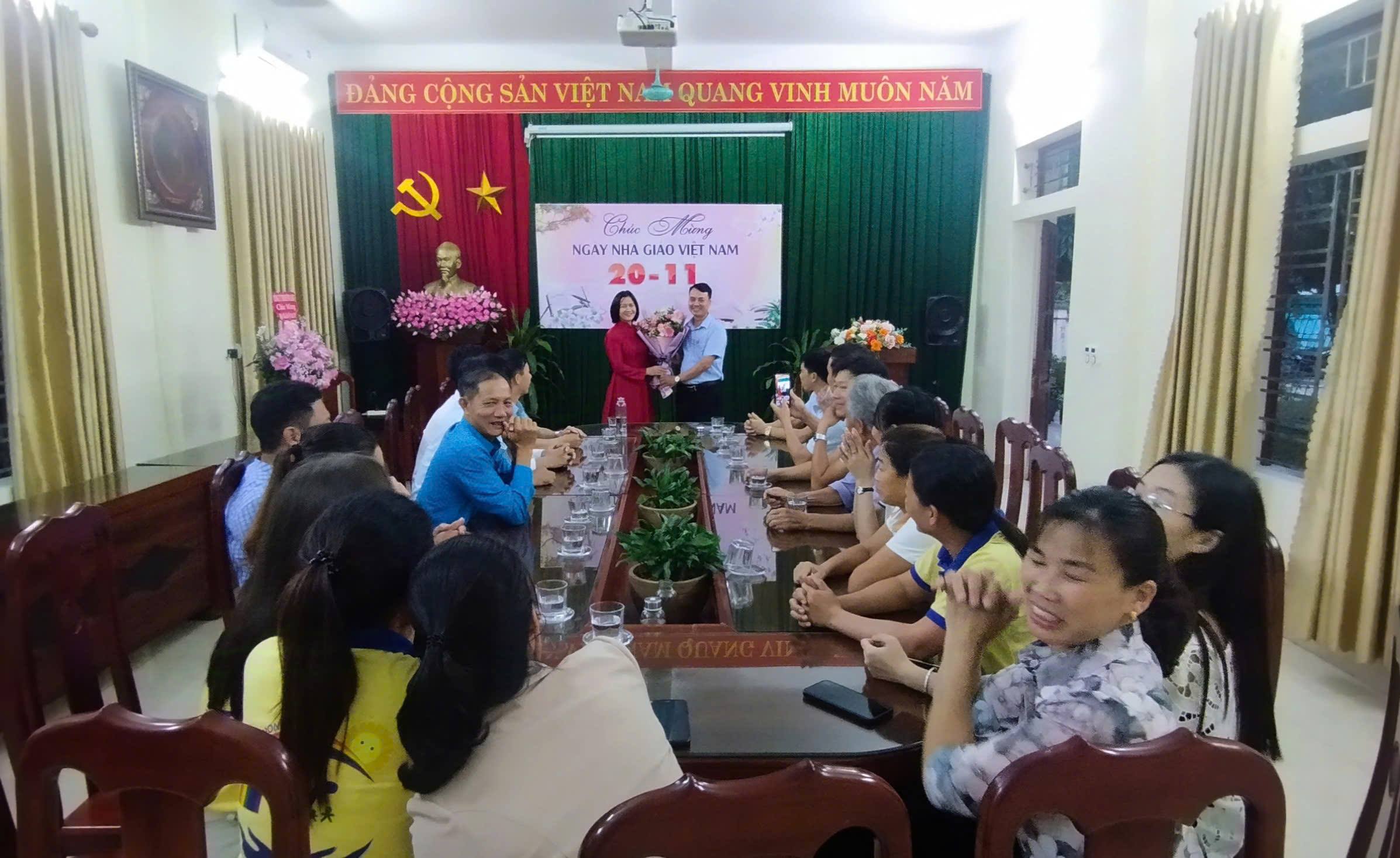 CHÀO MỪNG NGÀY NHÀ GIÁO VIỆT NAM 20/11/2024