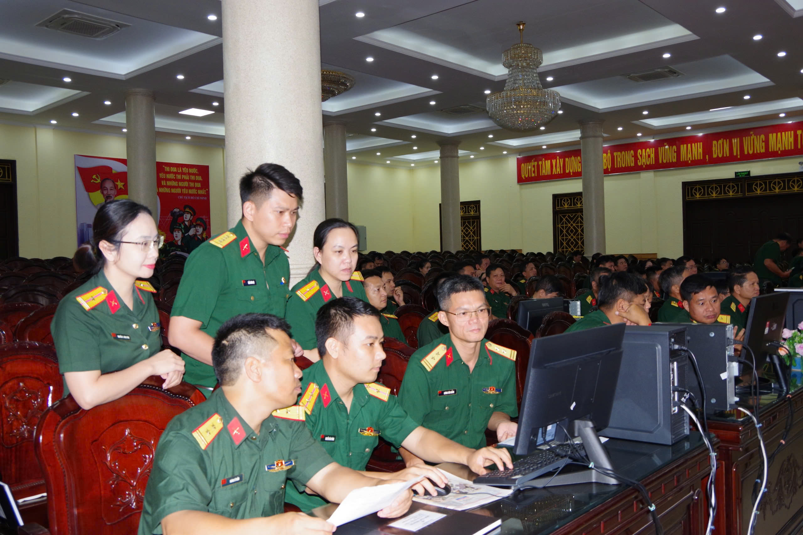 anh tin bai