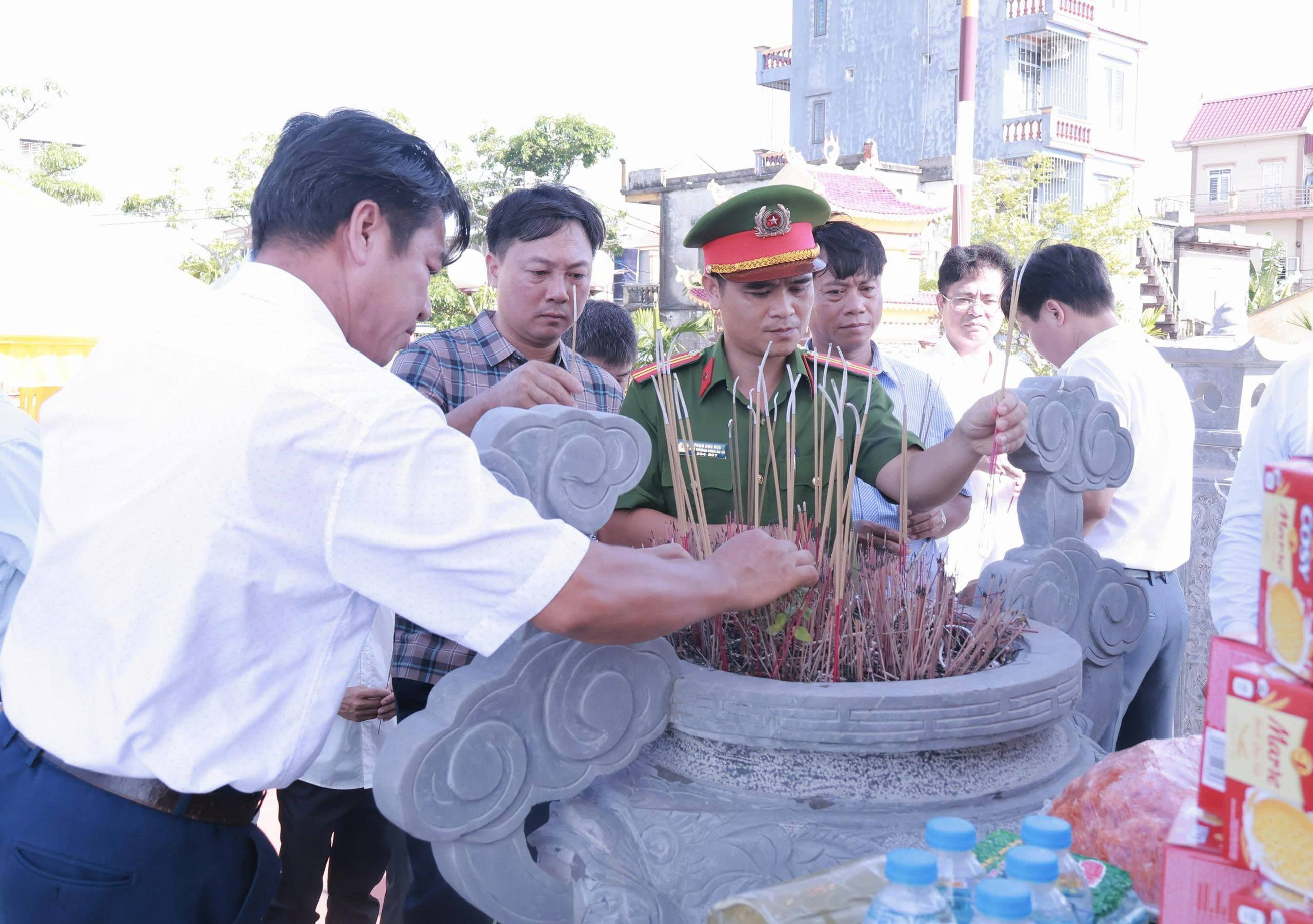 anh tin bai