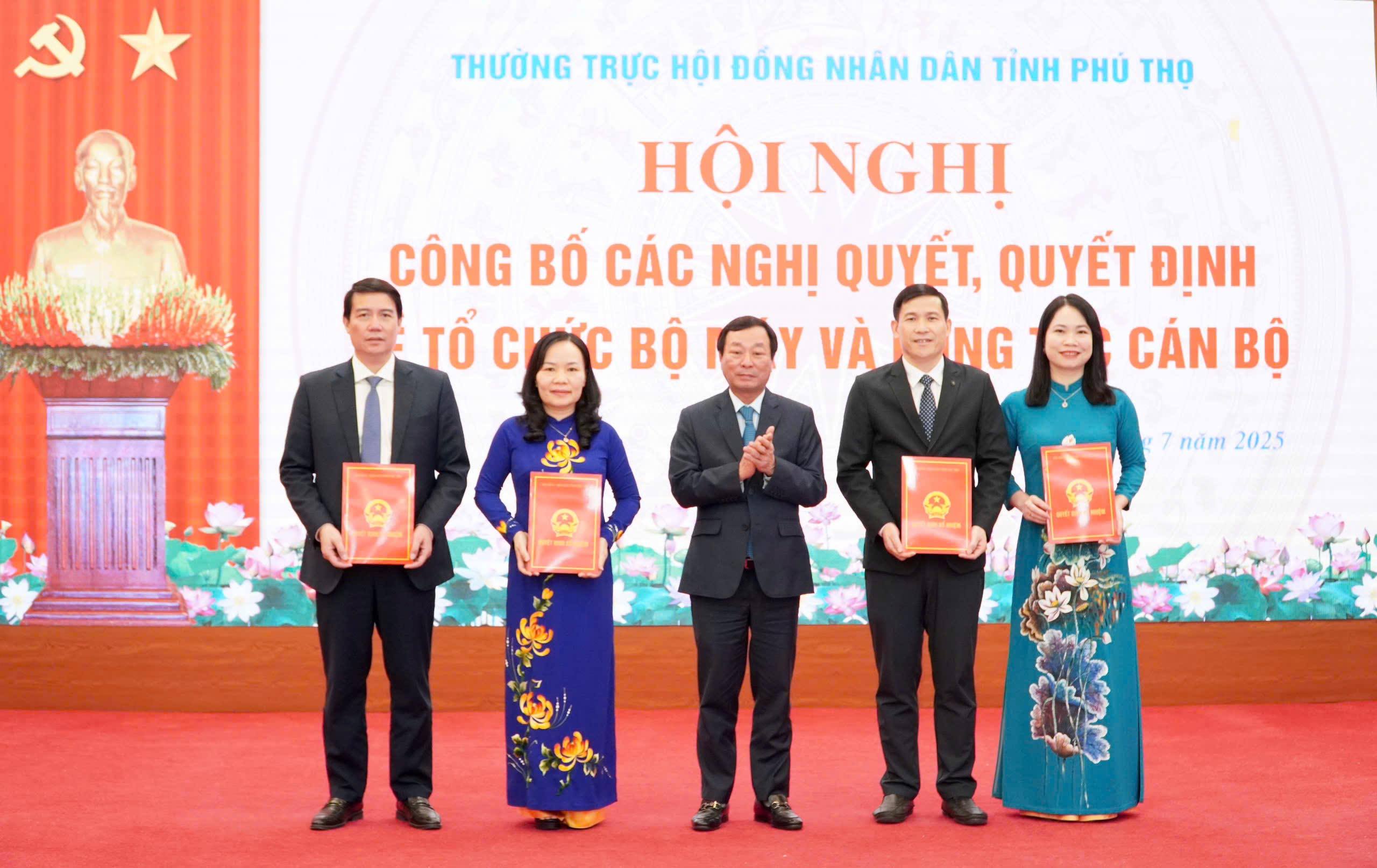 HĐND tỉnh Phú Thọ công bố các Nghị quyết, Quyết định về tổ chức bộ máy và công tác cán bộ