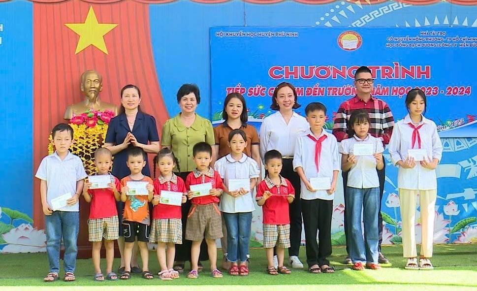 Học và làm theo Bác: Tận tâm với công tác khuyến học, khuyến tài