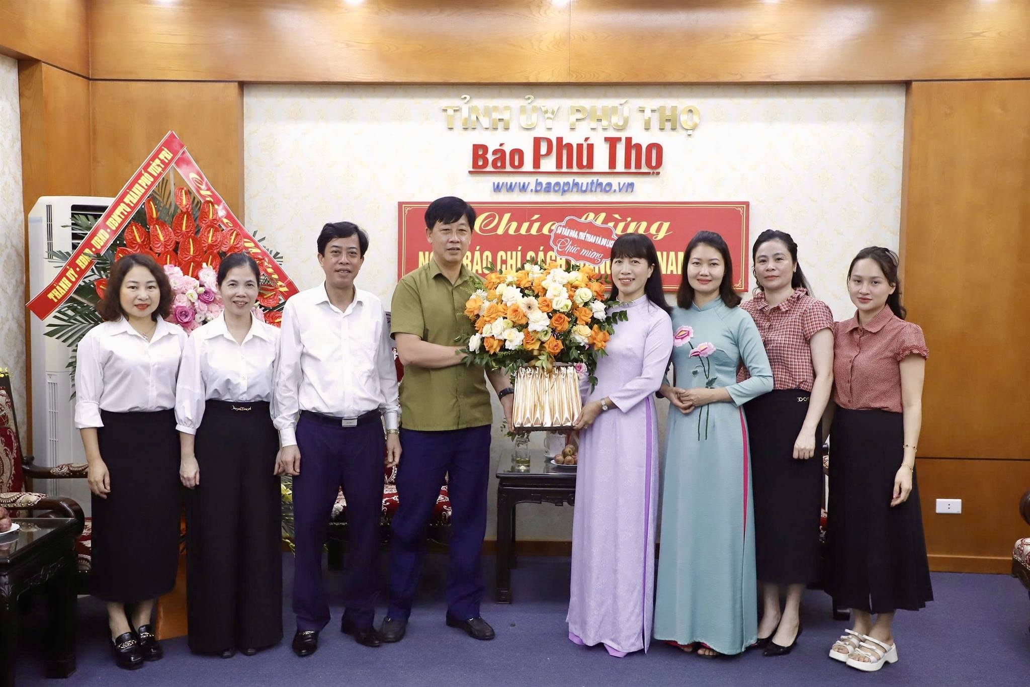 anh tin bai