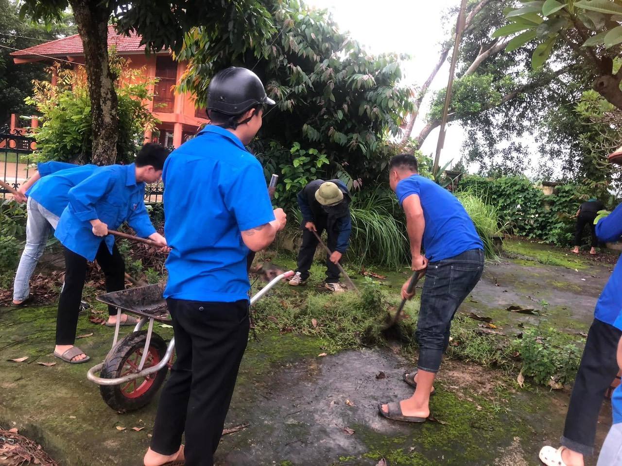 Tin nổi bật đoàn thanh niên ra quân dọn vệ sinh khu nhà bia xã nhân kỷ niệm 77 năm ngày Thương binh liệt sĩ (27/7/1947 - 27/7/2024)