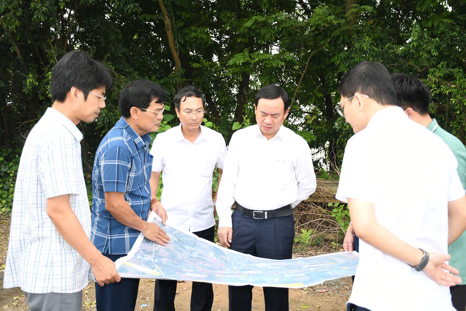 Tập trung tháo gỡ khó khăn, đẩy nhanh tiến độ các dự án giao thông trọng điểm