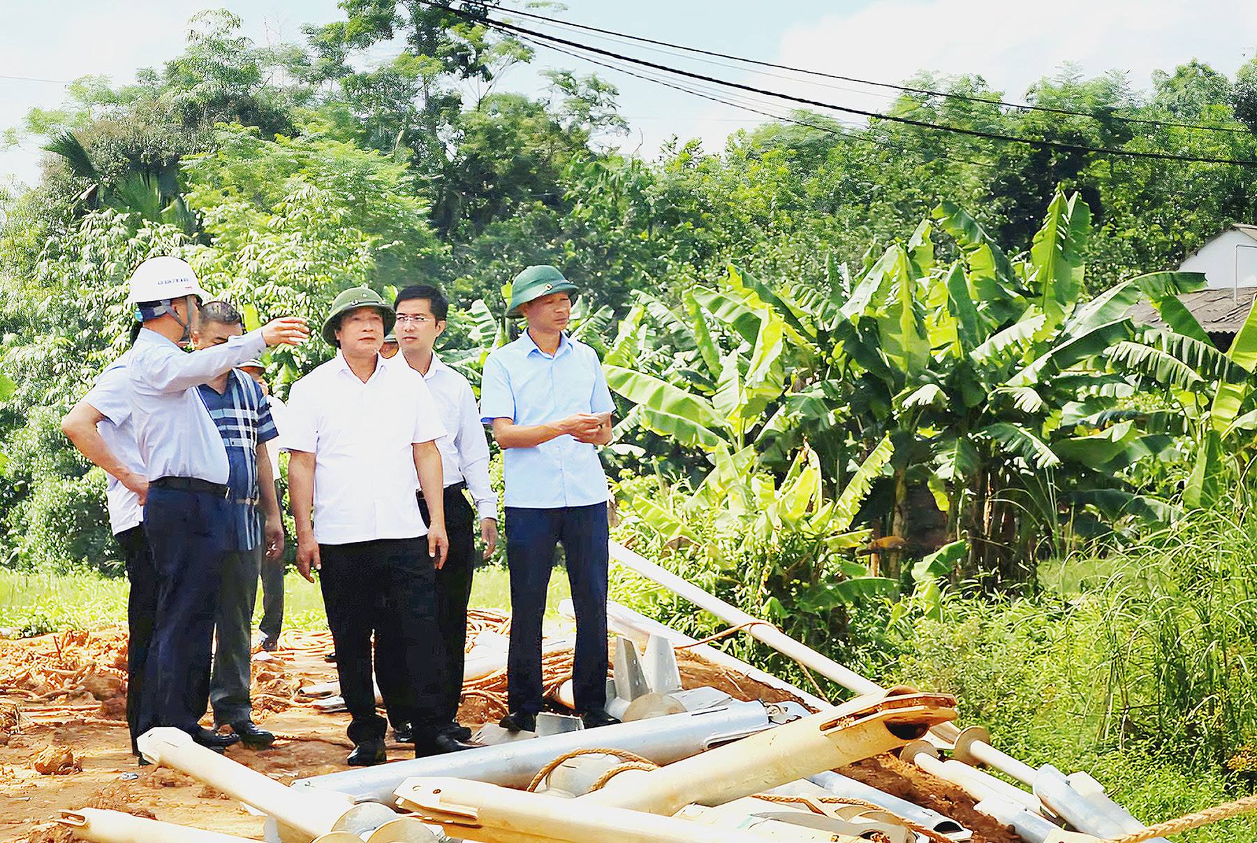 Tập trung tháo gỡ khó khăn, quyết tâm đóng điện Dự án đường dây 500kV Lào Cai - Vĩnh Yên đúng tiến độ