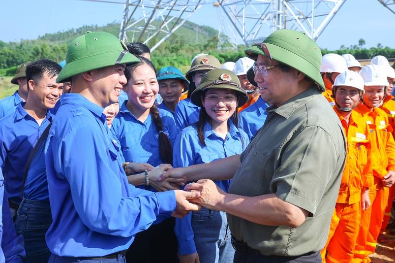 Thủ tướng Chính phủ Phạm Minh Chính kiểm tra tiến độ thi công một số dự án trọng điểm trên địa bàn tỉnh Phú Thọ