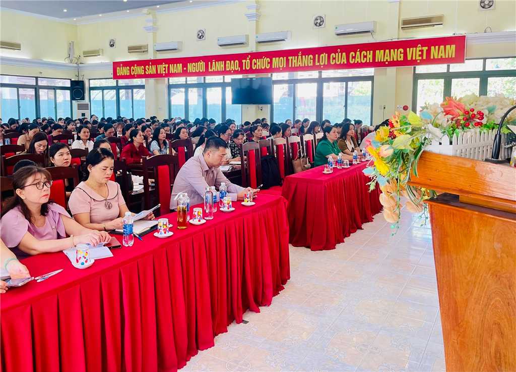 Tập huấn nâng cao năng lực tổ chức công tác bán trú, chăm sóc, nuôi dưỡng, vệ sinh an toàn thực phẩm và y tế trường học trong các cơ sở giáo dục mầm non