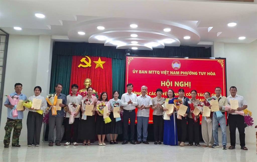 Hội nghị công bố các Quyết định về công tác tổ chức, sắp xếp lại các tổ chức chính trị trên địa bàn phường Tuy Hoà