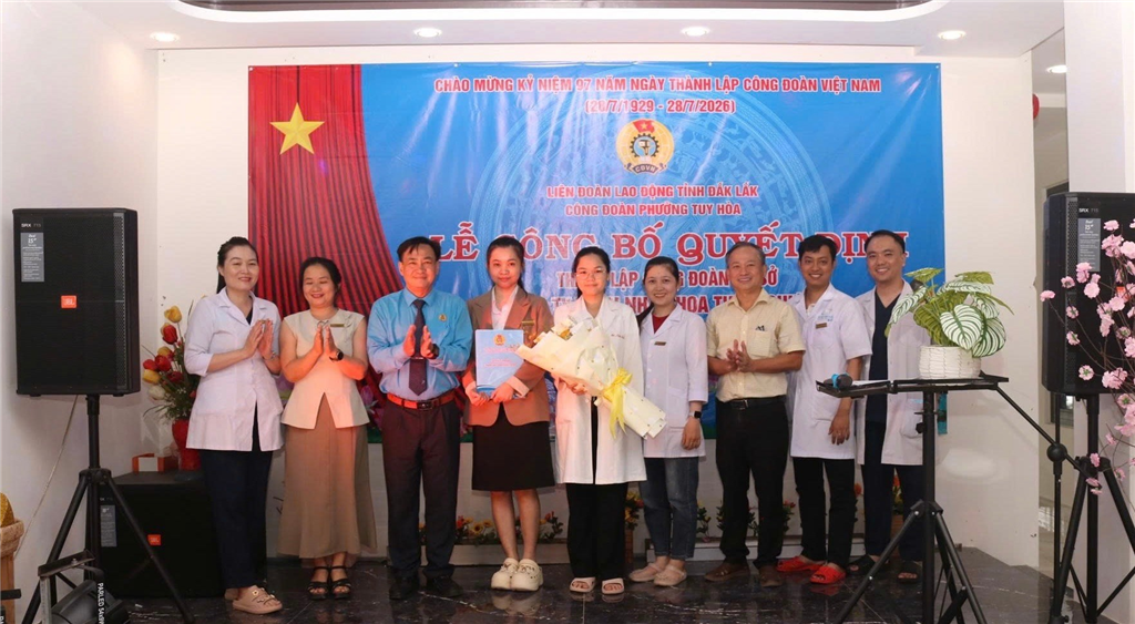 Công bố Quyết định thành lập Công đoàn cơ sở Nha khoa Thiên Chương