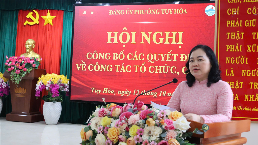 Hội nghị công bố các quyết định thành lập Chi bộ trực thuộc Đảng ủy phường Tuy Hòa