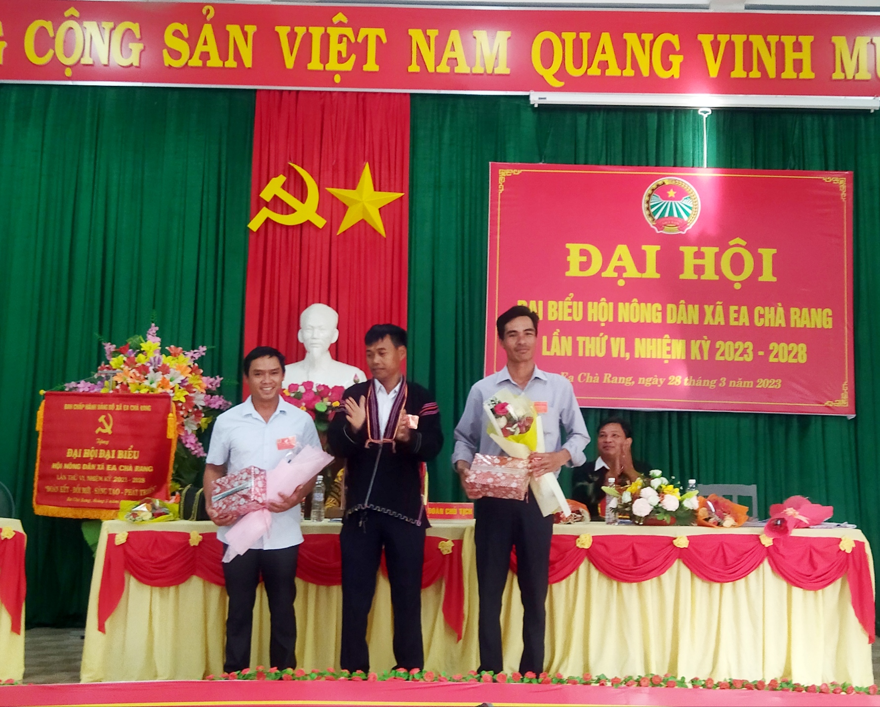 anh tin bai
