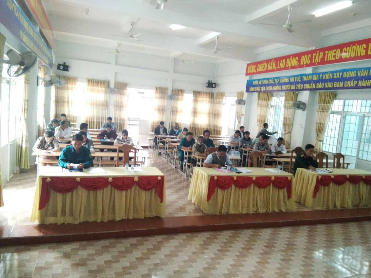 anh tin bai