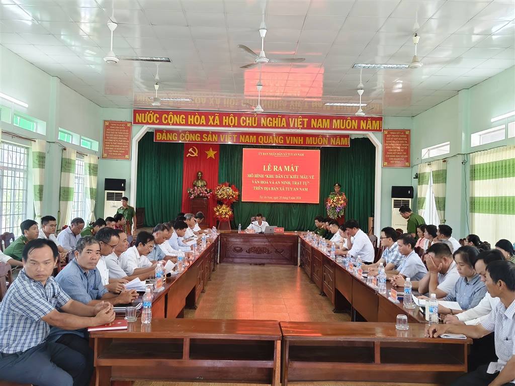 LỄ RA MẮT MÔ HÌNH “KHU DÂN CƯ KIỂU MẪU VỀ VĂN HÓA VÀ AN NINH, TRẬT TỰ”