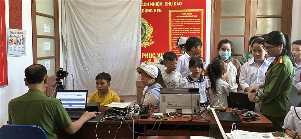 CÔNG AN XÃ TUY AN NAM TĂNG CƯỜNG CẤP CĂN CƯỚC CHO CÔNG DÂN TRÊN ĐỊA BÀN XÃ