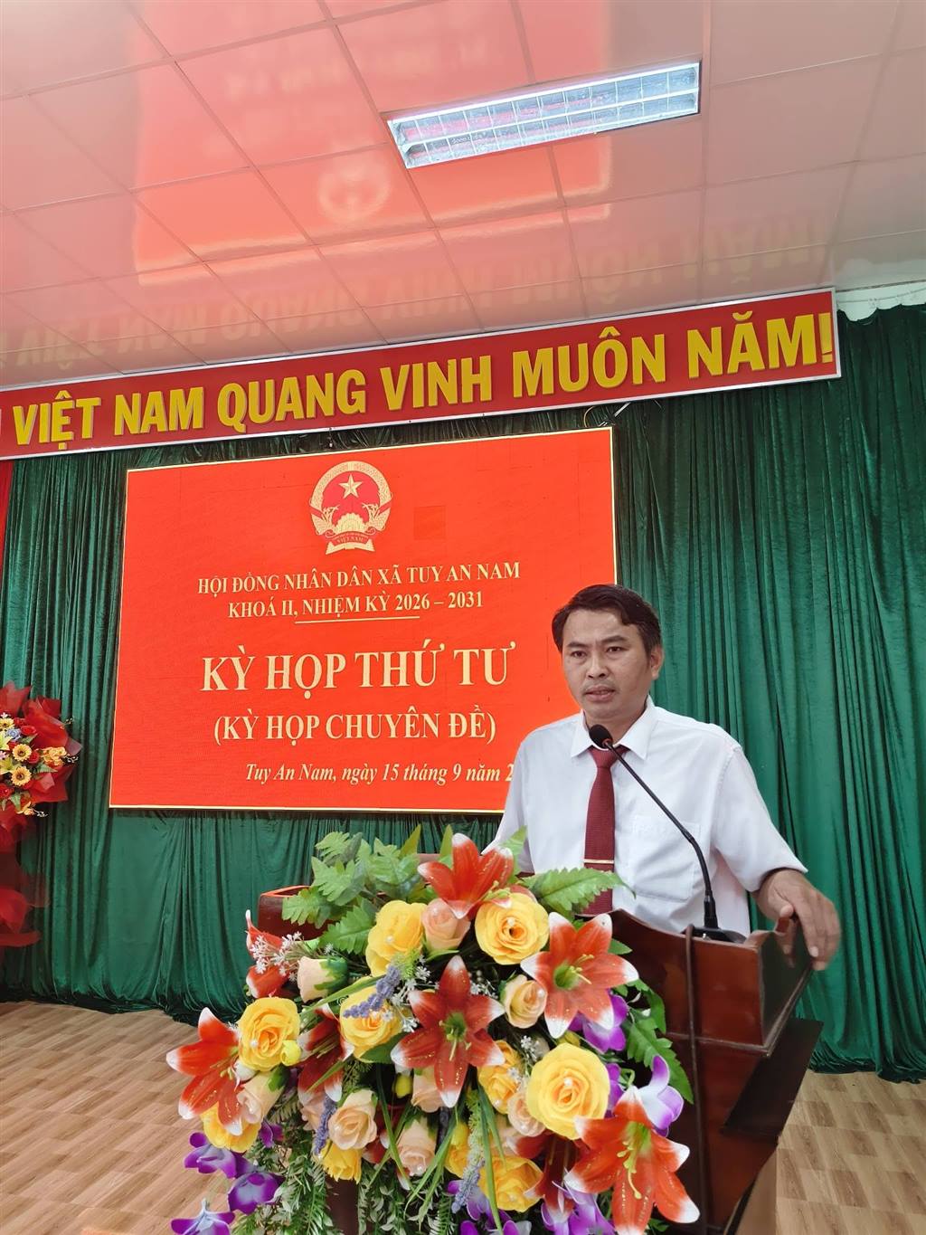 HỘI ĐỒNG NHÂN DÂN XÃ TUY AN NAM TỔ CHỨC KỲ HỌP THỨ TƯ (KỲ HỌP CHUYÊN ĐỀ)
