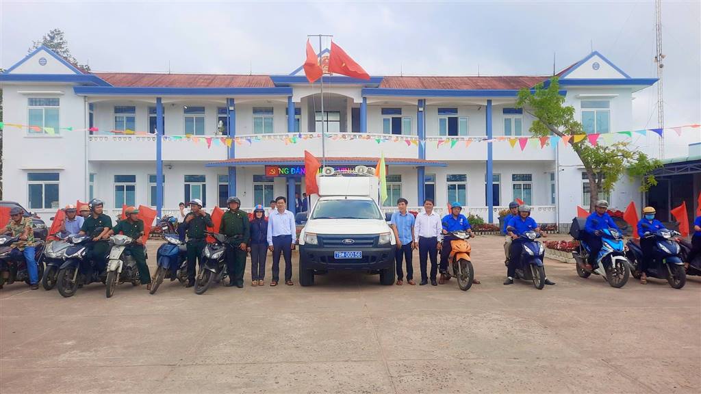 XÃ TUY AN NAM RA QUÂN TUYÊN TRUYỀN LƯU ĐỘNG VỀ BẦU CỬ