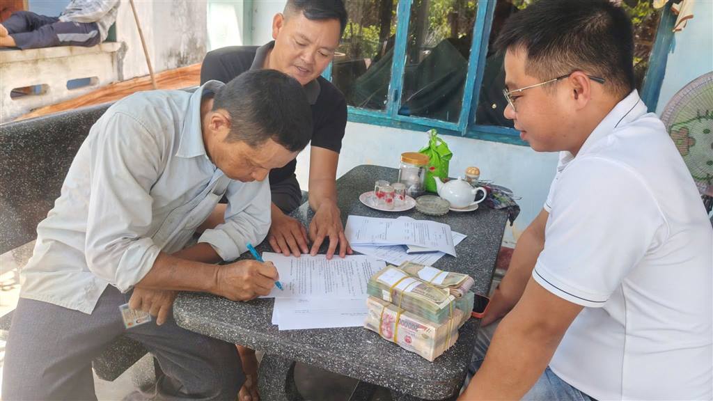 CHUNG TAY BÀN GIAO MẶT BẰNG – KIẾN TẠO TƯƠNG LAI PHÁT TRIỂN CHO XÃ TUY AN NAM