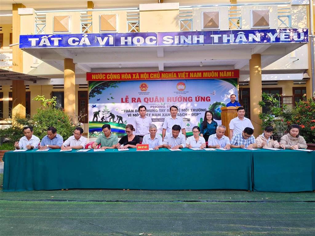 TUY AN NAM RA QUÂN HƯỞNG ỨNG PHONG TRÀO “TOÀN DÂN CHUNG TAY BẢO VỆ MÔI TRƯỜNG, VÌ MỘT VIỆT NAM XANH – SẠCH – ĐẸP”