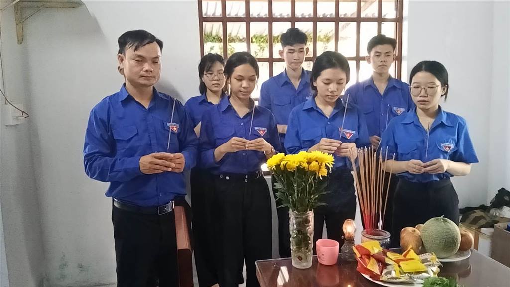 BỮA CƠM TRI ÂN – LAN TỎA ĐẠO LÝ UỐNG NƯỚC NHỚ NGUỒN