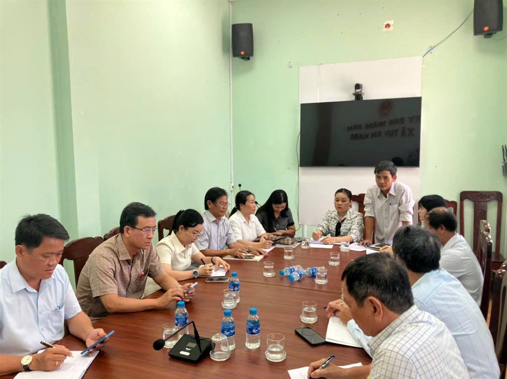 Tuy An  Nam tổ chức họp triển khai công tác quản lý chó, mèo để phòng chống bệnh dại.