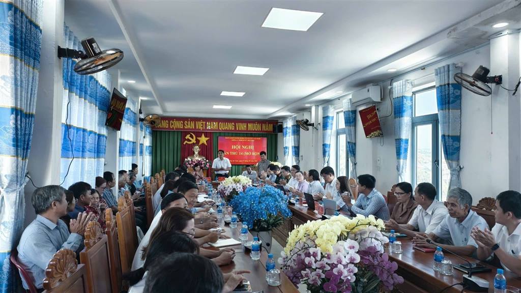 ĐẢNG ỦY XÃ TUY AN NAM TỔ CHỨC HỘI NGHỊ BAN CHẤP HÀNH LẦN THỨ 14 (MỞ RỘNG)