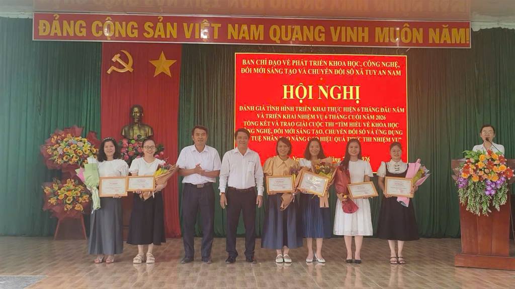 BAN CHỈ ĐẠO VỀ PHÁT TRIỂN KHOA HỌC, CÔNG NGHỆ, ĐỔI MỚI SÁNG TẠO VÀ CHUYỂN ĐỔI SỐ XÃ TUY AN NAM TỔ CHỨC HỘI NGHỊ ĐÁNH GIÁ 6 THÁNG ĐẦU NĂM VÀ TRIỂN KHAI NHIỆM VỤ 6 THÁNG CUỐI NĂM 2026
