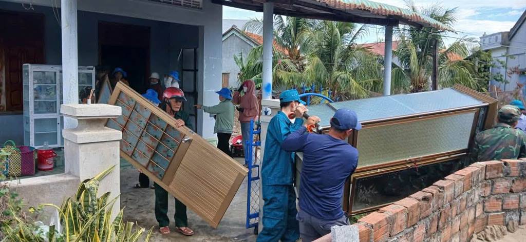 CHUNG TAY THÁO DỠ NHÀ, SỚM BÀN GIAO MẶT BẰNG PHỤC VỤ DỰ ÁN TUYẾN ĐƯỜNG BỘ VEN BIỂN