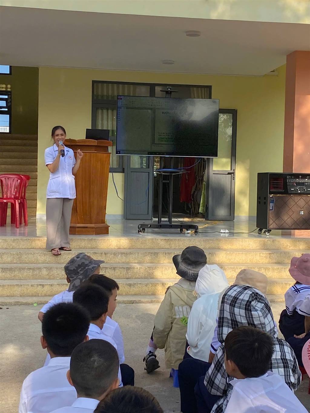 Hưởng ứng ngày thế giới phòng, chống bệnh Dại.