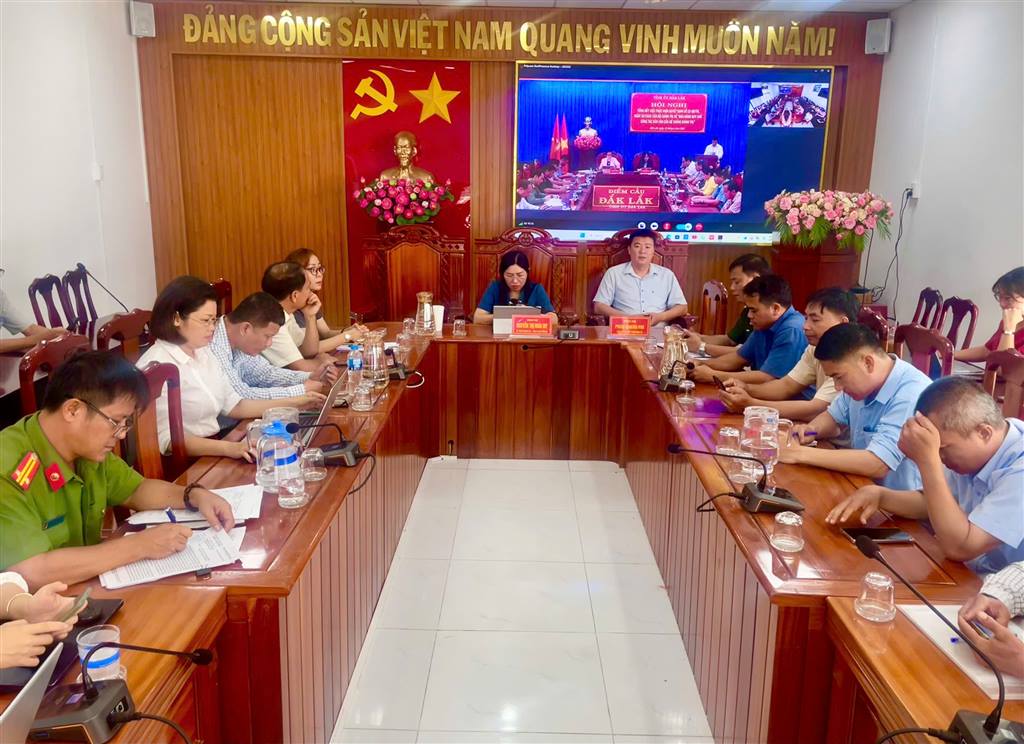 ĐẢNG ỦY XÃ TUY AN TÂY THAM DỰ HỘI NGHỊ TỔNG KẾT THỰC HIỆN QUYẾT ĐỊNH SỐ 23-QĐ/TW CỦA BỘ CHÍNH TRỊ