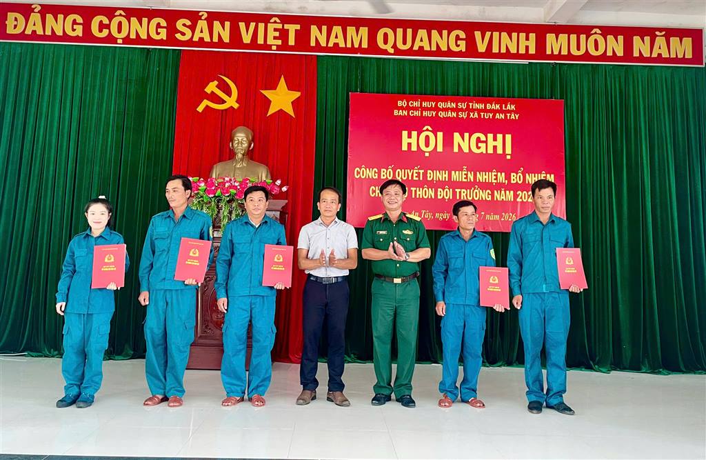 TUY AN TÂY KIỆN TOÀN ĐỘI NGŨ THÔN ĐỘI TRƯỞNG SAU SẮP XẾP, TỔ CHỨC LẠI CÁC THÔN