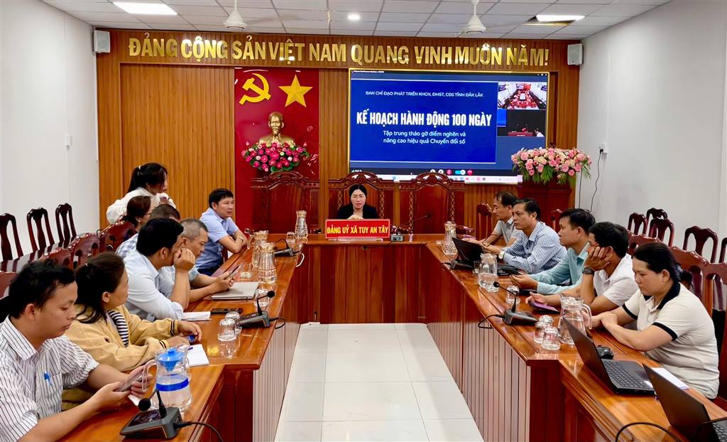 TUY AN TÂY THAM DỰ CHƯƠNG TRÌNH PHÁT ĐỘNG KẾ HOẠCH HÀNH ĐỘNG 100 NGÀY NÂNG CAO HIỆU QUẢ CHUYỂN ĐỔI SỐ
