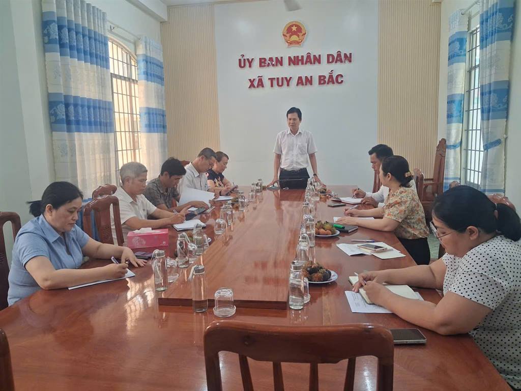 Ban kinh tế - Ngân sách của HĐND xã Tuy An Bắc tổ chức giám sát chuyên đề về công khai dự toán ngân sách nhà nước năm 2026