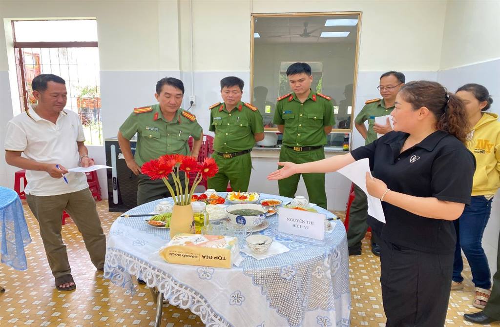 CÔNG AN XÃ TUY AN BẮC TỔ CHỨC KIỂM TRA, ĐÁNH GIÁ VỀ KHẢ NĂNG CHUYÊN MÔN, TAY NGHỀ CỦA CÔNG DÂN DỰ TUYỂN LAO ĐỘNG HỢP ĐỒNG KHÔNG XÁC ĐỊNH THỜI HẠN HƯỞNG LƯƠNG TỪ NGÂN SÁCH NHÀ NƯỚC TRONG CÔNG AN NHÂN DÂN