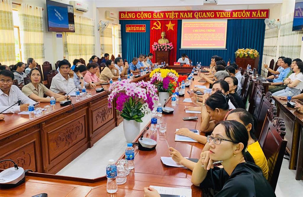 TỔ CHỨC CHƯƠNG TRÌNH PHÁT ĐỘNG PHONG TRÀO “BÌNH DÂN HỌC VỤ SỐ”