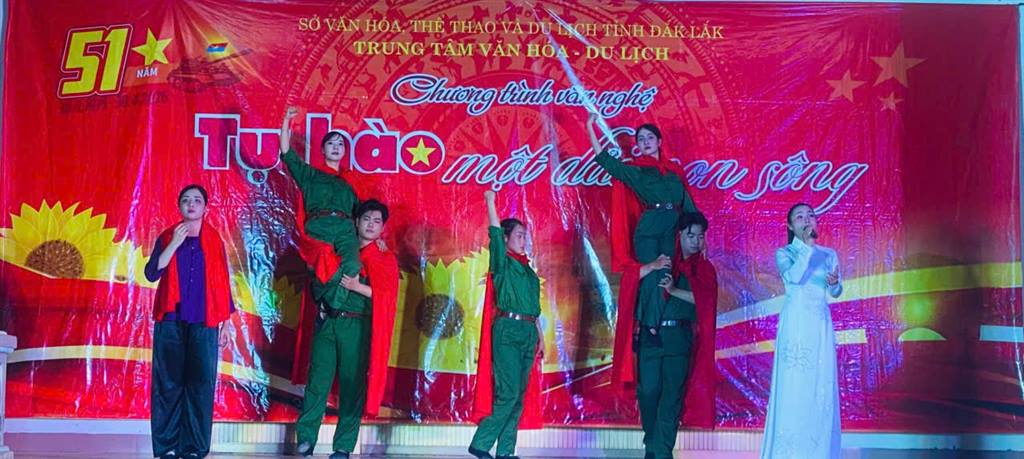 ẤN TƯỢNG ĐÊM VĂN NGHỆ TỰ HÀO MỘT DẢI NON SÔNG