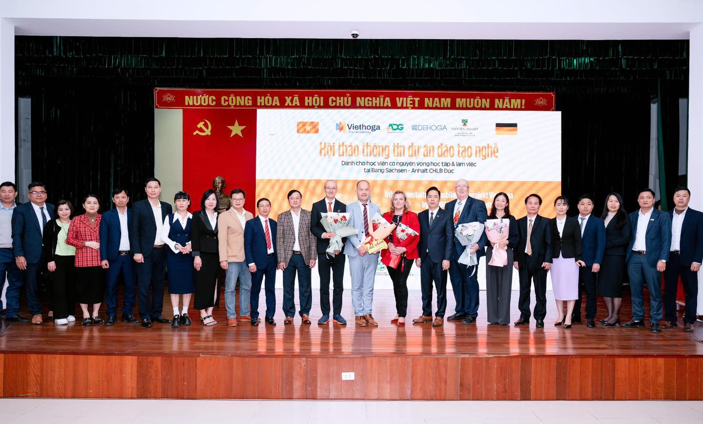 anh tin bai