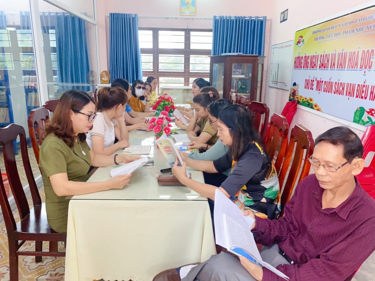 Hoạt động nhà trường