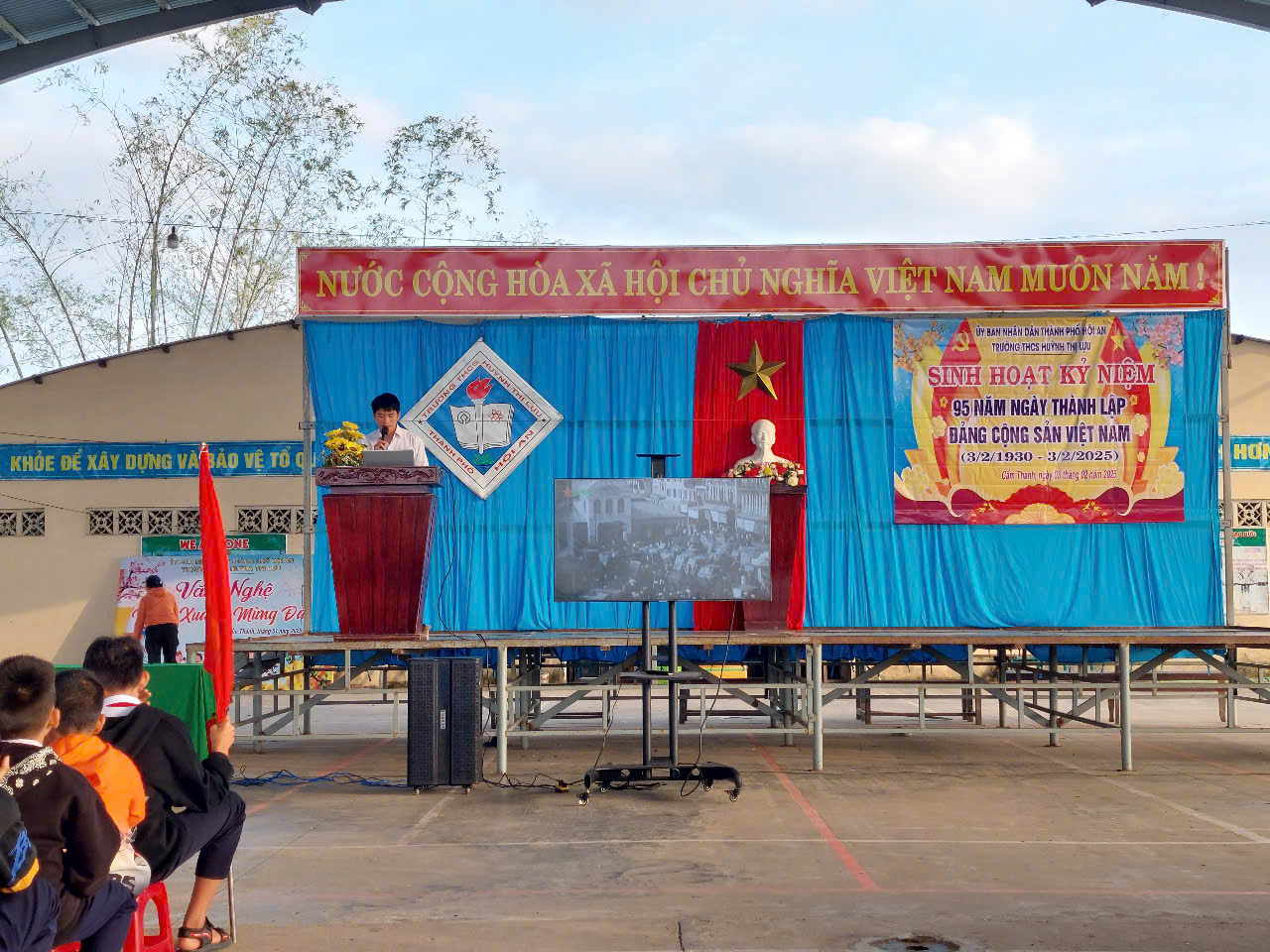 Sinh hoạt kỉ niệm 95 năm ngày thành lập Đảng Cộng sản Việt Nam