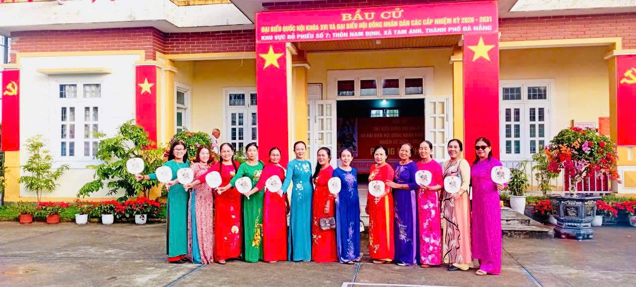 Phấn khởi “Ngày hội lớn” của cử tri Tam Anh