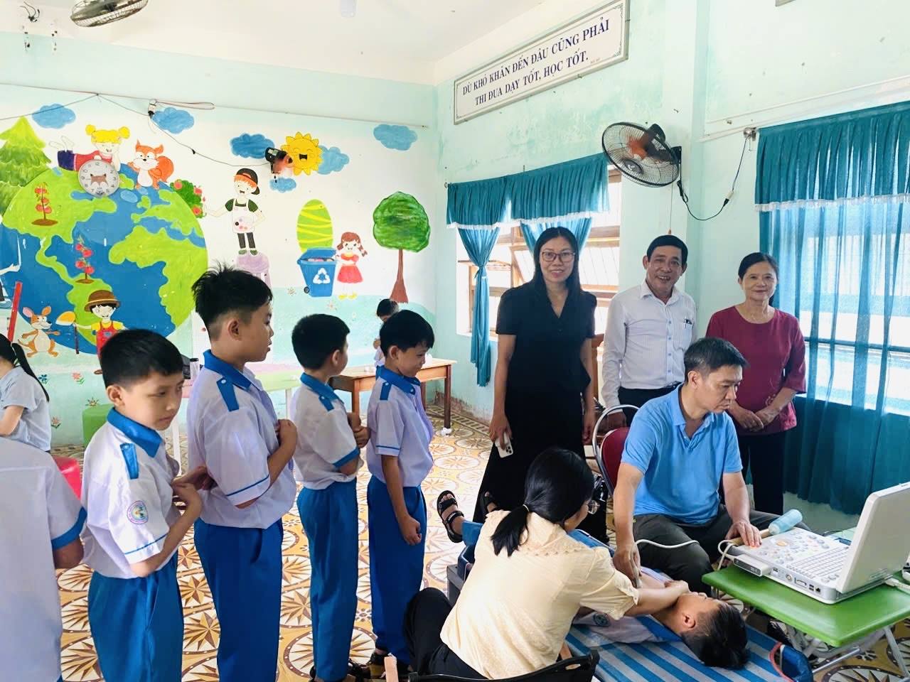 Tam Anh: Khám sàng lọc phát hiện bệnh tim bẩm sinh cho trẻ em
