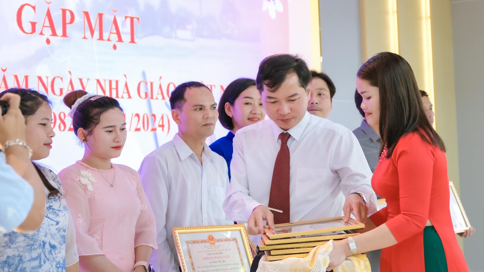 anh tin bai